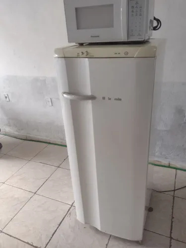 Geladeira Eletrolux RE 28 super