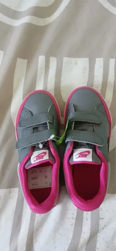 Tênis Infantil Nike Cinza com Rosa
