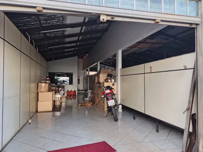Galpão Setor Urias Magalhães com 190 m2 + Casa 2 quartos atrás Campo do Atlético