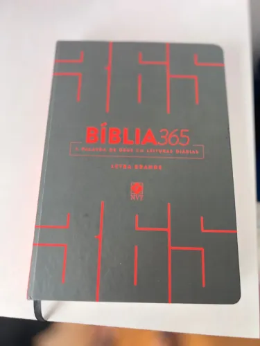 Bíblia 365 - Letra Grande - Vermelha: Nova Versão Transformadora (NVT)