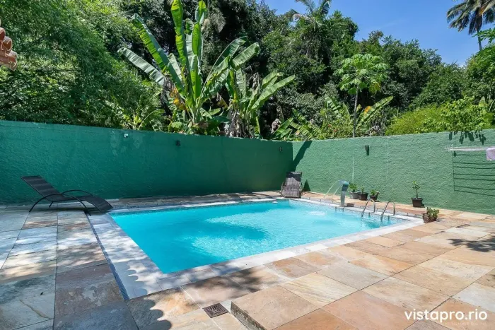 Casa com piscina à venda em Paquetá