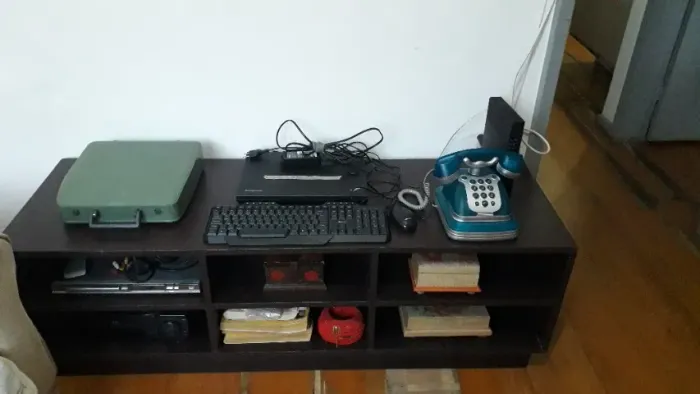 Rack Rústico de Madeira Maciça de Demolição