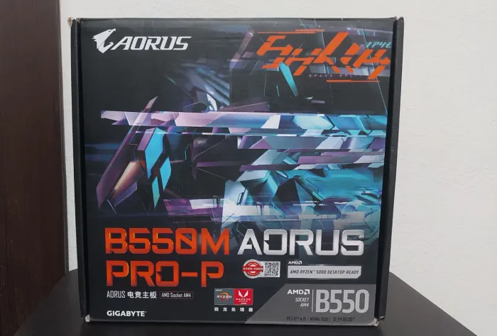 Placa mãe Gigabyte AM4 B550M Aorus Pro-P na caixa