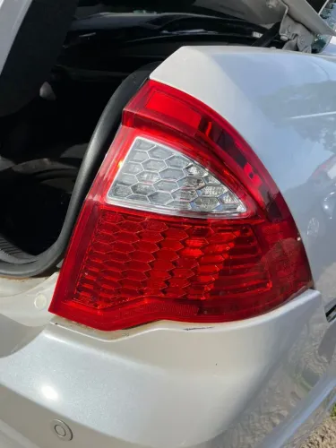 Lanterna Traseira Ford Fusion 2010 - RS Auto Peças