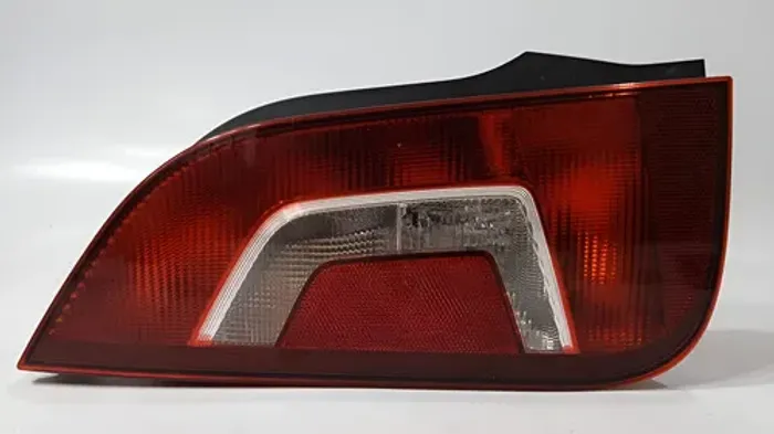 Lanterna Esquerda Up 2014 2015 2016 2017 2018 Esquerdo/motorista Vermelho