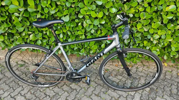 Bike Giant Escape, Garfo Carbono, 30velo, Shimano 105 e Ultegra