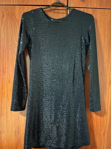 Vestido de festa preto de paetês, marca Hill Store tamanho p, pouco uso novinho 