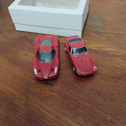 Carrinhos Ferrari plástico fricção coleção