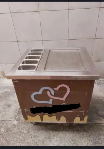 Máquina de sorvete na chapa