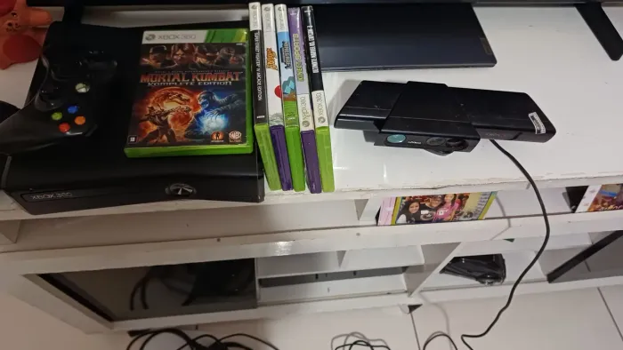 Xbox 360 com Jogos e Kinect