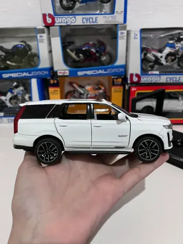 Miniatura Cadillac Escalade abre portas acende faróis som de motor NOVA NA CAIXA