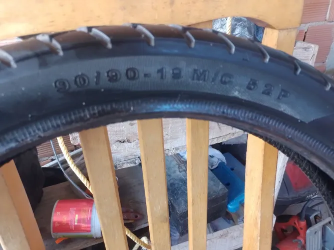 Pneu para moto 90/90-19
