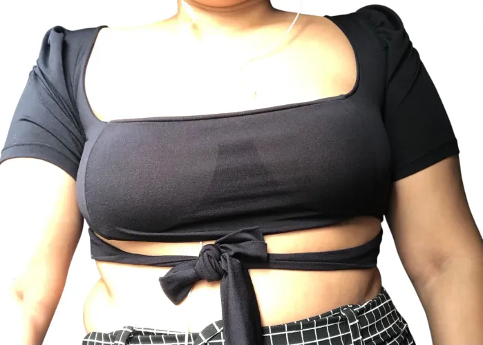 Blusa Preta com Amarração Charmosa entrega grátis