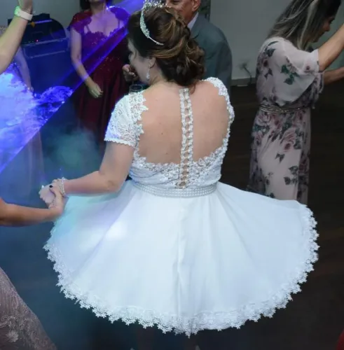 Vestido de noiva curto ou balada