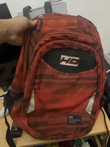 Mochila HE vermelha