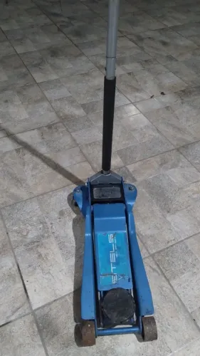 Macaco Jacaré compacto para veículos mais baixos super potente.