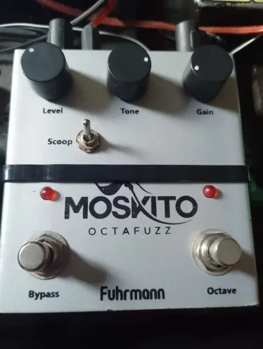 Pedal de Distorção/ Oitavador