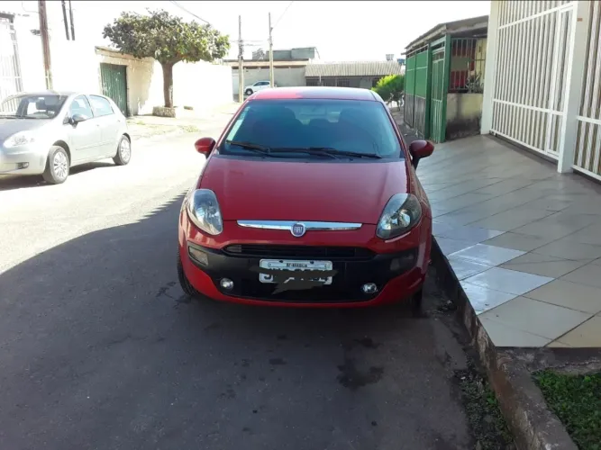 Fiat Punto Attractive 1.4 Fire Flex 8V 5P 2014