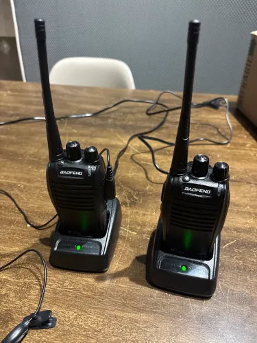 Kit Par 2 Radios Baofeng 777s Walk Talk Comunicador 16 Canais