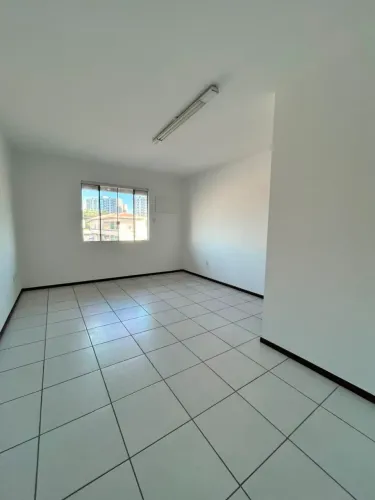 Sala Comercial de 2º Piso no São João