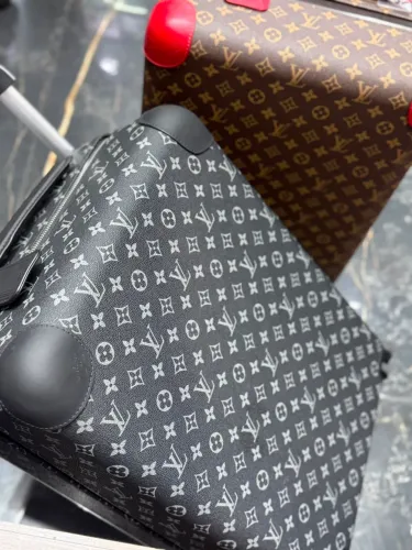 Mala de bordo Louis Vuitton em couro