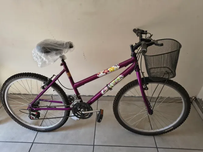 Bicicleta 21 marchas muito nova