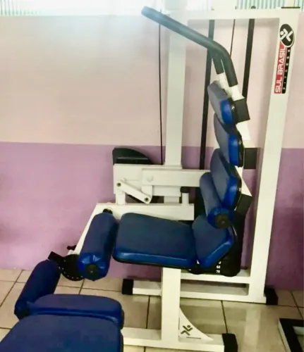 Aparelho de musculação cadeira abdominal