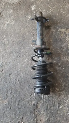 Torre de amortecedor Ford Fiesta Zetec