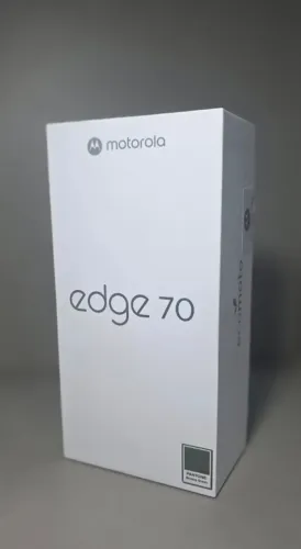 Smartphone Motorola Edge 70 5g - 256gb 12gb Ram Ultrafino, Tela 6,7 Amoled 120hz - Bronze 