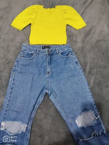 Vendido roupas usadas Algumas tbm sem uso .