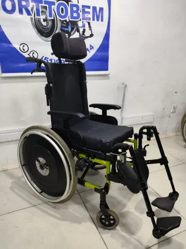 Cadeira de Rodas Reclinável Ortobras Encosto de Cabeça Elevação Pernas 44cm Assento