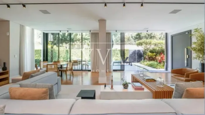 Casa de condomínio com piscina 401 m², 4 quartos sendo 4 suítes à venda no bairro Jardim M