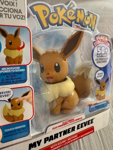 Figure Eevee interativa - My partner Eevee