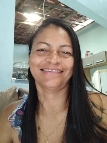 Faço faxina de segunda a sexta-feira valores de 170 reais ou trabalho fixo de doméstica