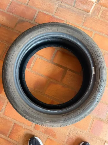 Pneu Goodyear Eagle Touring 205/50 R17 (LER DESCRIÇÃO)