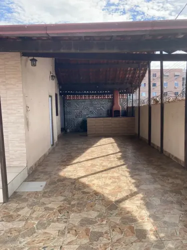 CASA COM 3 QUARTOS EM BOM PASTOR