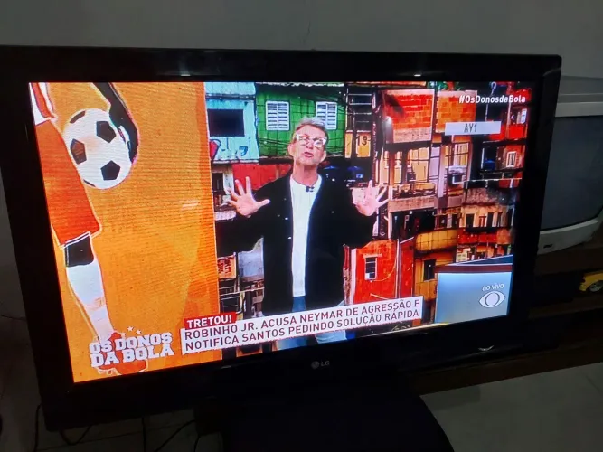 Tv lg 50 plasma tem uma linha na tela não atrapalha