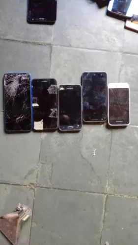 Lote celular pra retirada de peças ou conserto