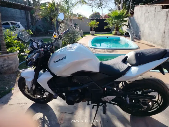 Vendo Kawasaki 750 documento ok whatsapp *