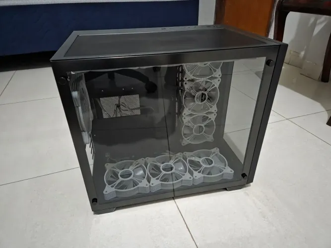 Gabinete Hyrax + 10 fans RGB