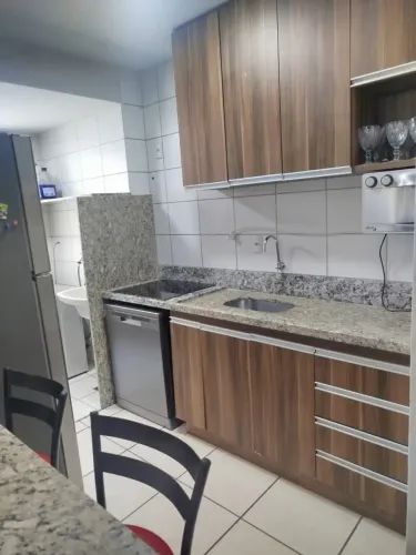 Apartamento no Pedra da Lua Condomínio-Clube. Com 2 qrts, sendo 1 suíte, 2 vagas de garage