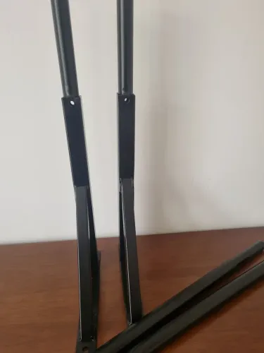Barra fixa  de ferro  para parede.