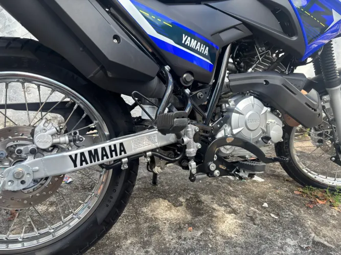 Moto crosser azul - Quitada 2025
