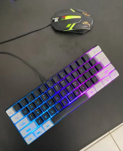 Kit Teclado Mecânico Compacto 60% e Mouse Gamer com Fio Usado