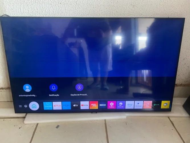 Tv led 43 polegadas Samsung Tizen no plástico