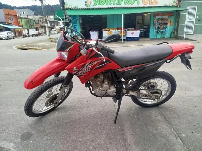 Moto praticamente nova 