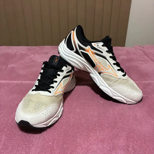 Tênis Mizuno Hawk 5