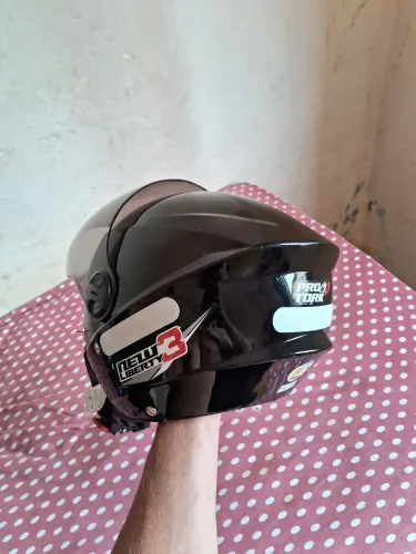Vende-se capacete aberto