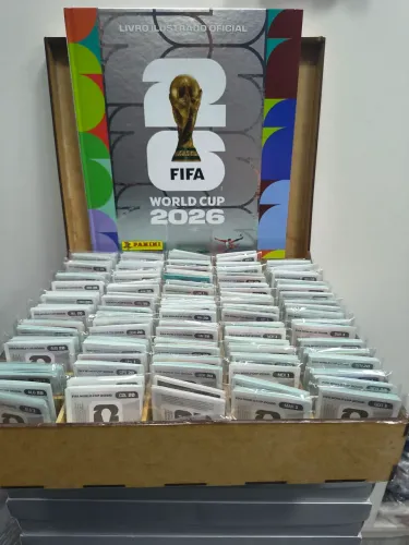 Álbum de figurinhas da copa 2026 completo , prata , incluindo as 14 figurinhas da coca