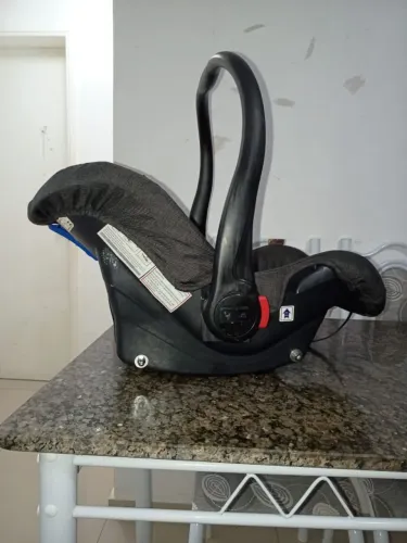 Bebê conforto simples mas em bom estado